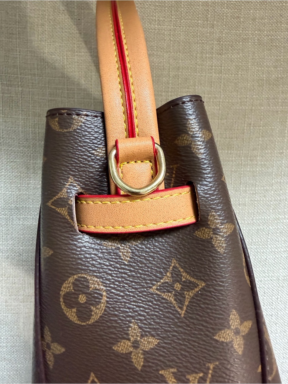 Handbag - Picture 8 of 10